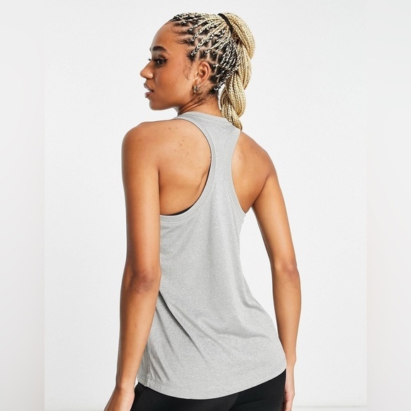 086. Nike dri-fit Racerback Athletic Tank gray L - Picture 4 of 4